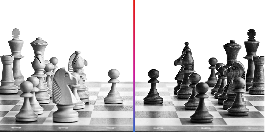 tablero de ajedrez seprado por la mitad por una línea de colores